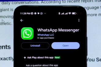 WhatsApp Liquid Glass design